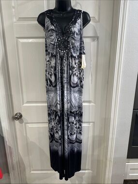 ONE WORLD Black and White Sleeveless Maxi Dress with Crochet Detail